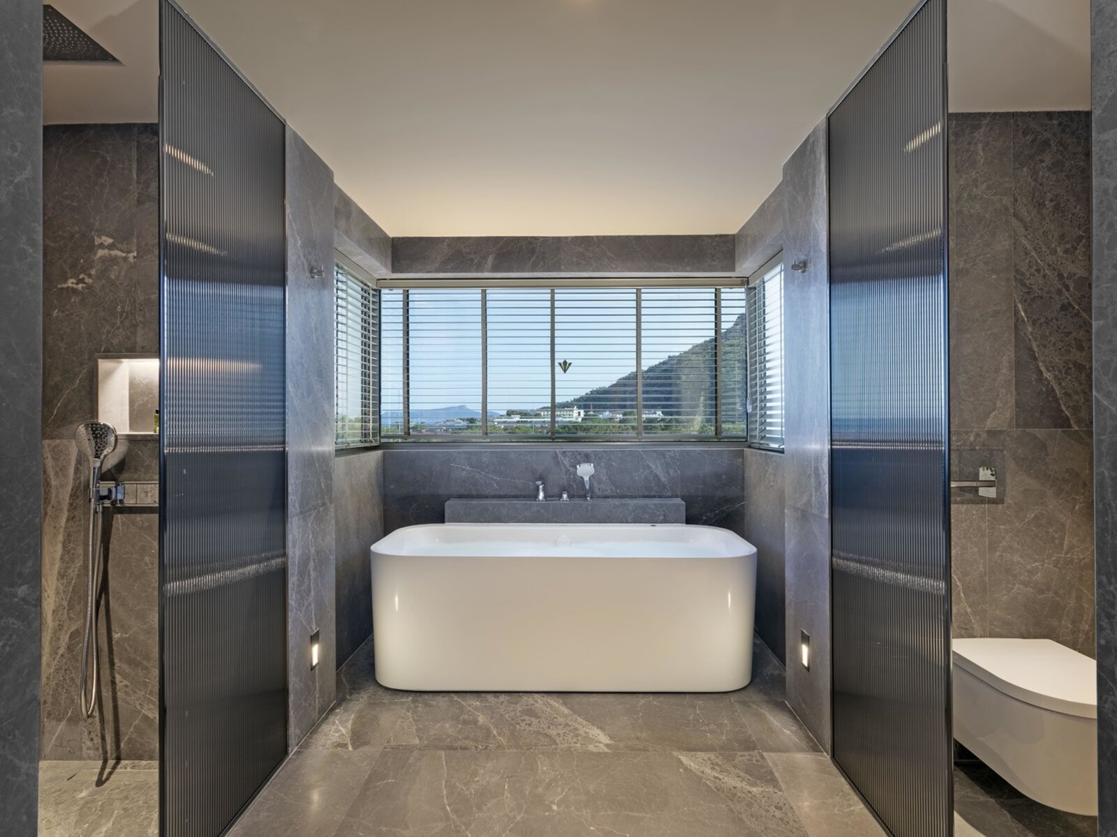 Wohnbeispiel Marine Jacuzzi Room