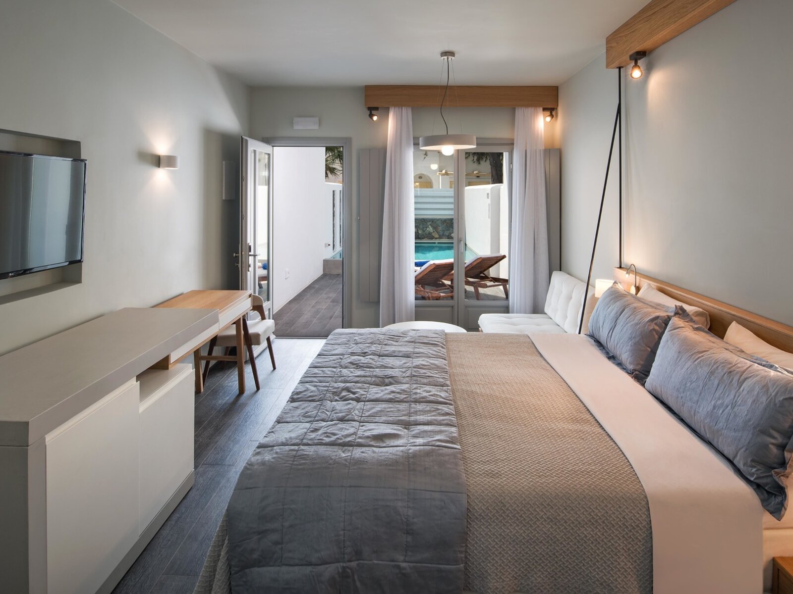 Wohnbeispiel Ground Floor Suite with Private Pool