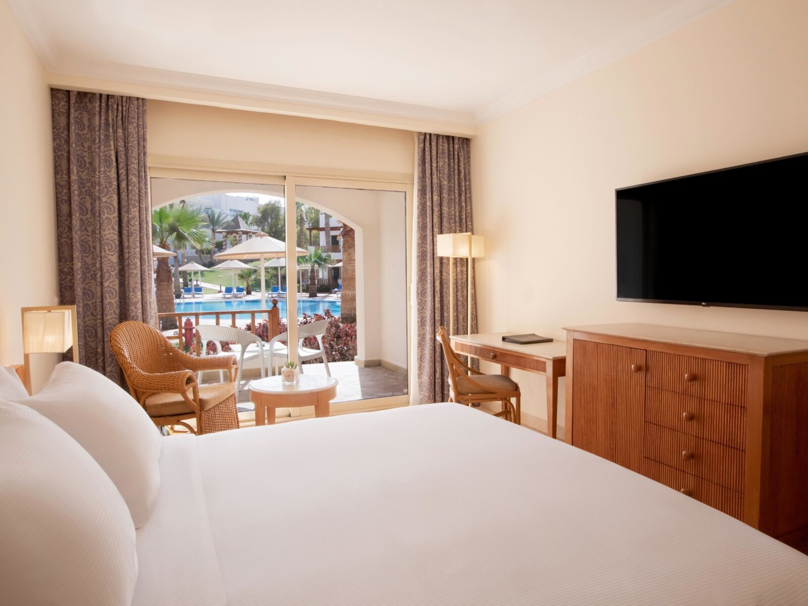Wohnbeispiel Superior Pool View Room