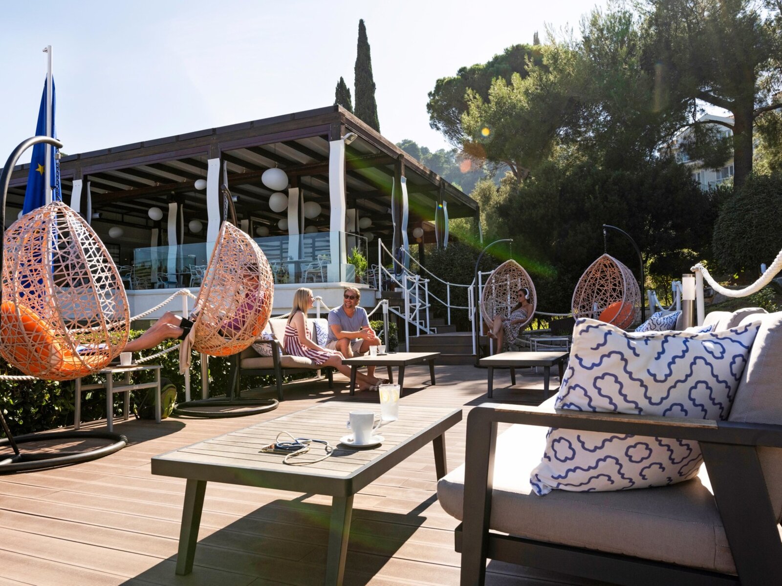 The 4 Elements Beach Lounge