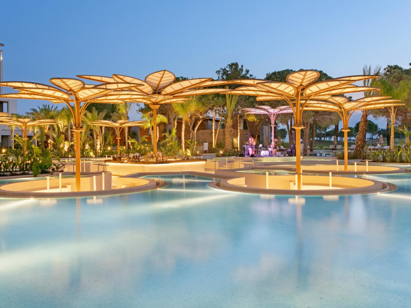 AZURE POOL BAR