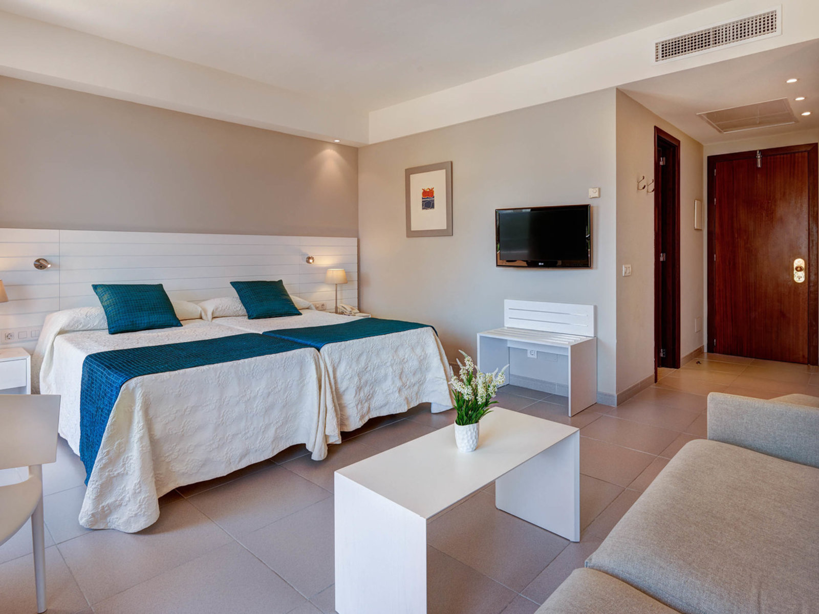 Wohnbeispiel Junior suite pool view