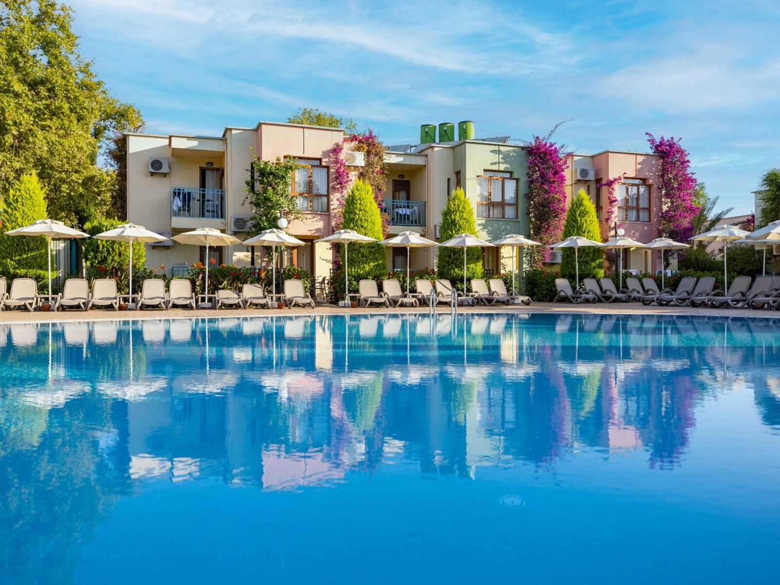 Relax Pool
