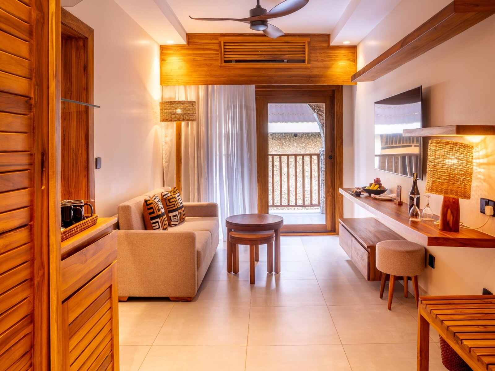 Wohnbeispiel Junior Suite Pool and Ocean View King Bed