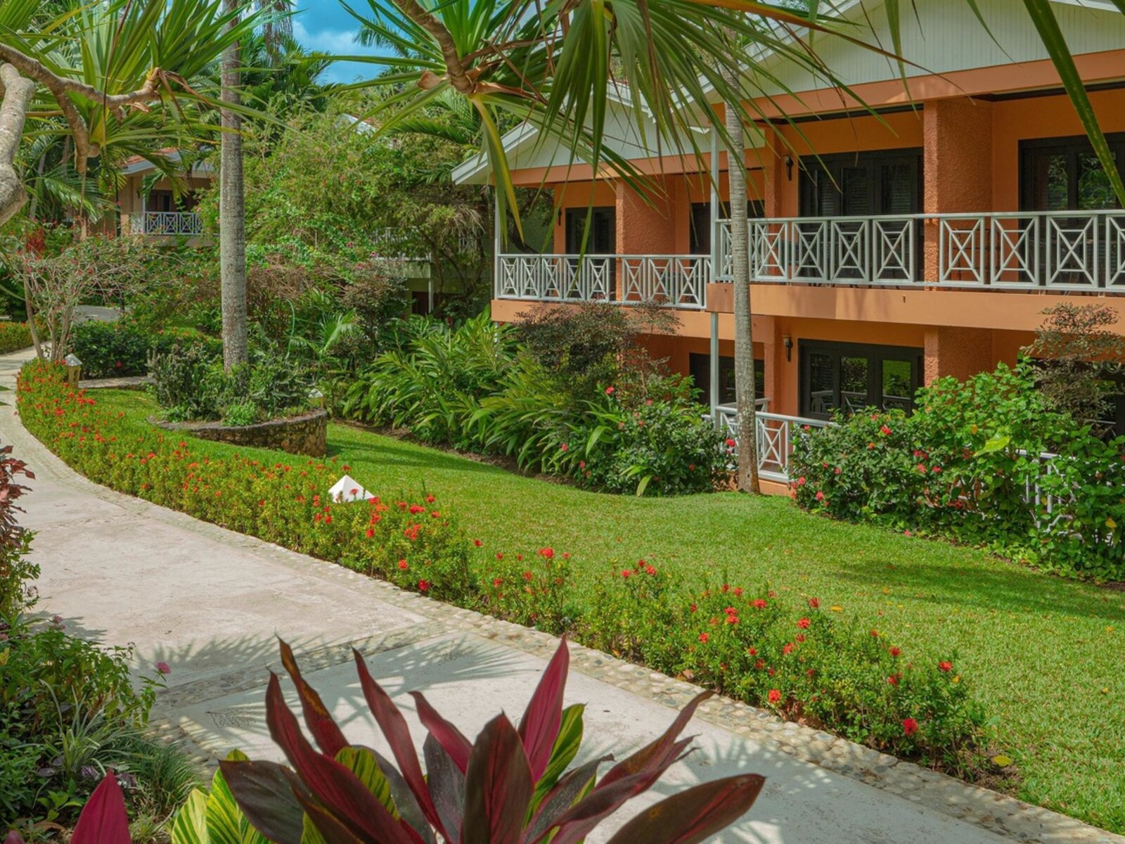 Wohnbeispiel Honeymoon Hideaway Luxury Club Level Garden Cottage - GC