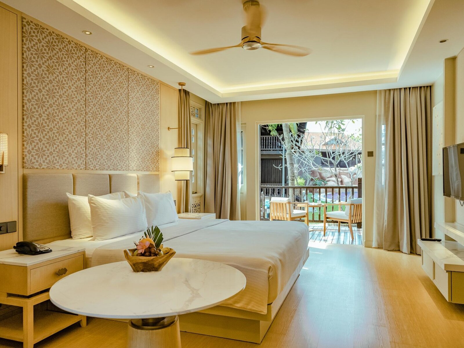 Wohnbeispiel Pool Terrace Room