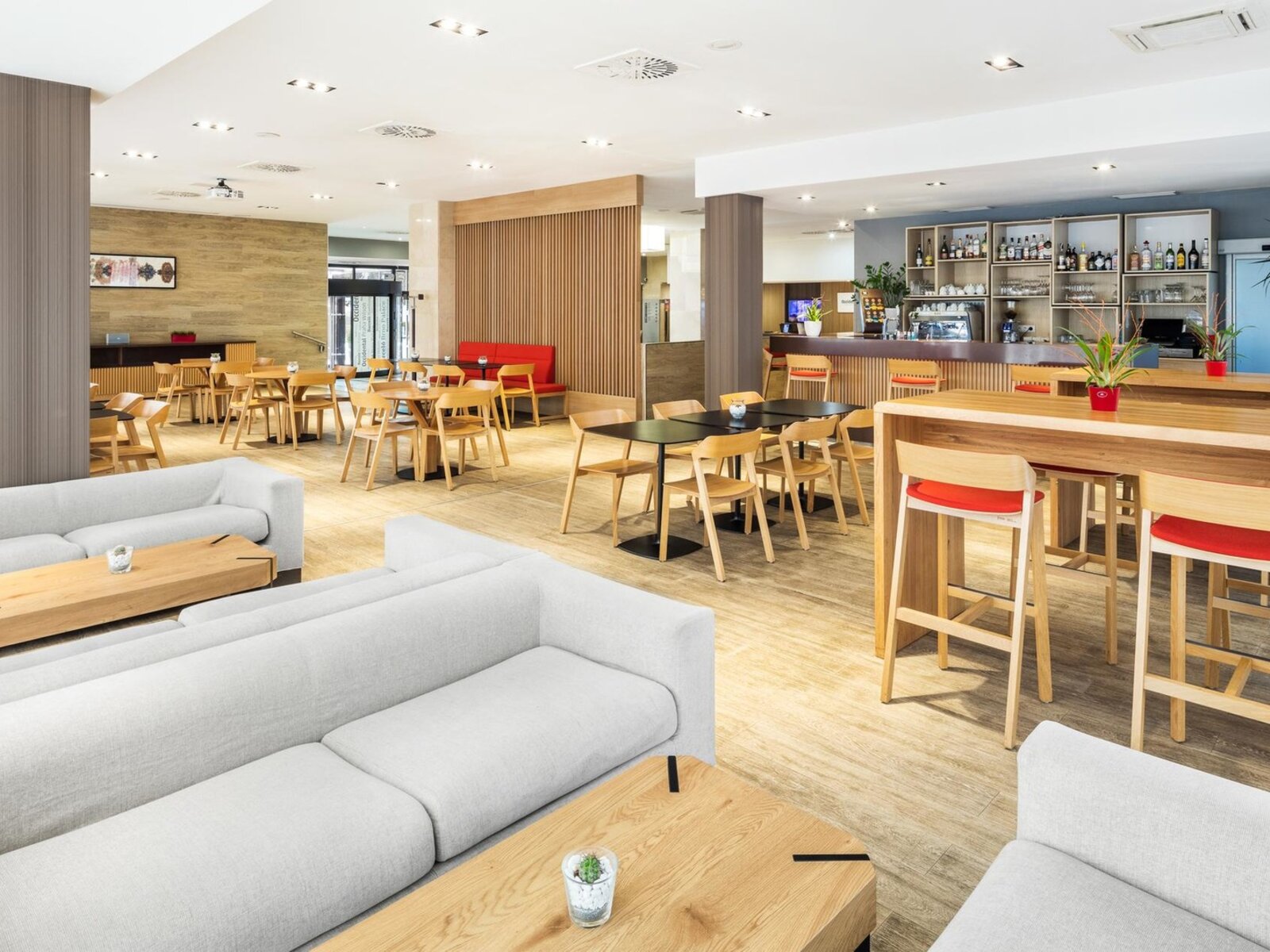 B-Lounge - a la carte restaurant