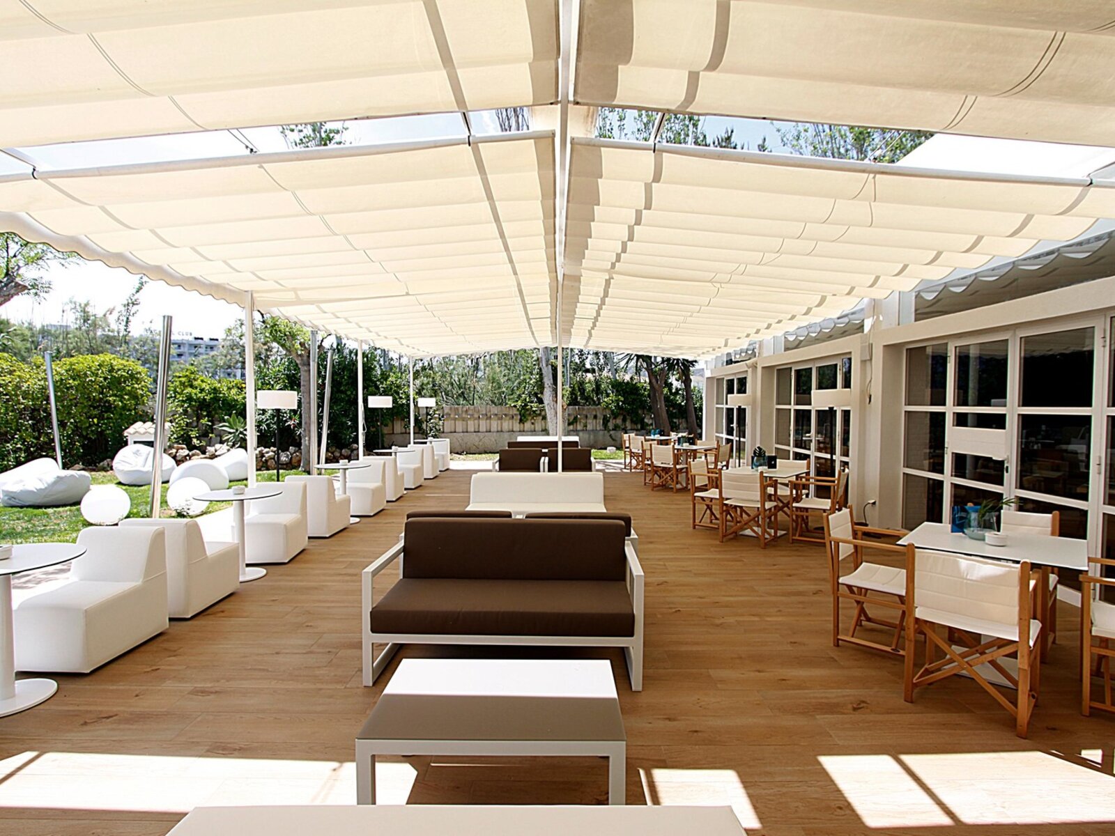 Cap Blau Lounge & Restaurant