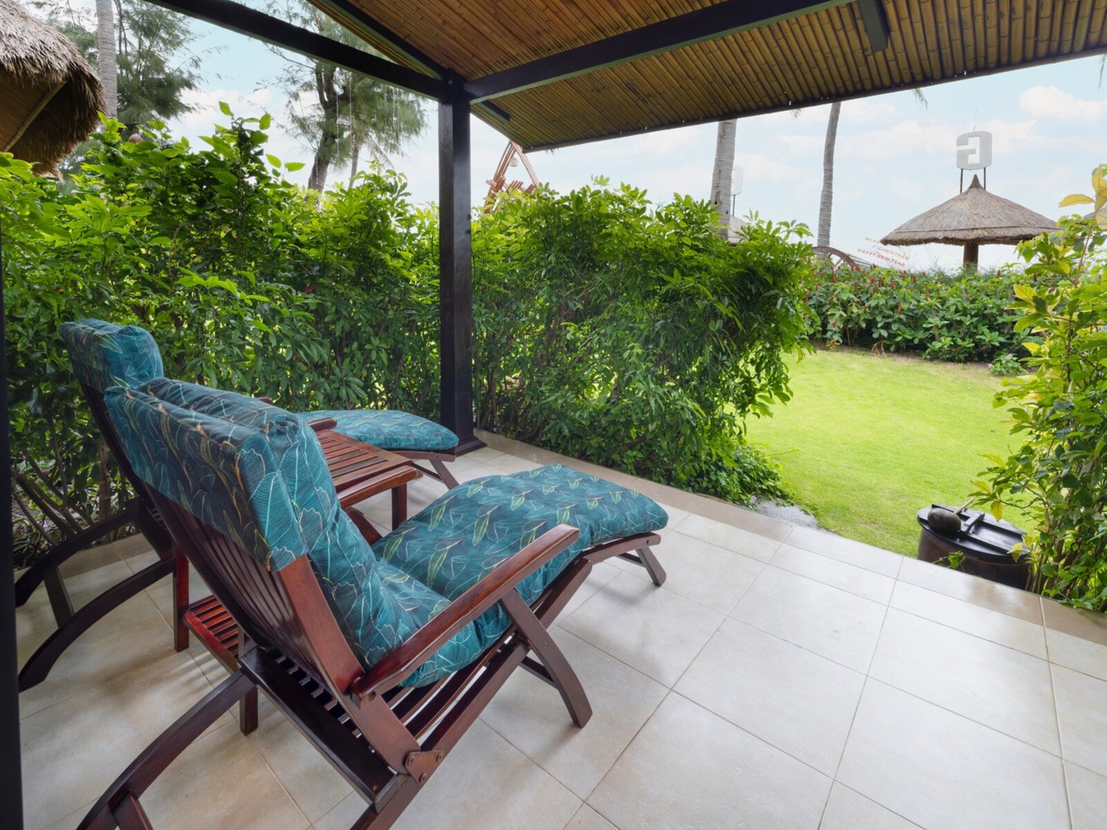 Wohnbeispiel Serene Elite Beach Front Bungalow (Premier)