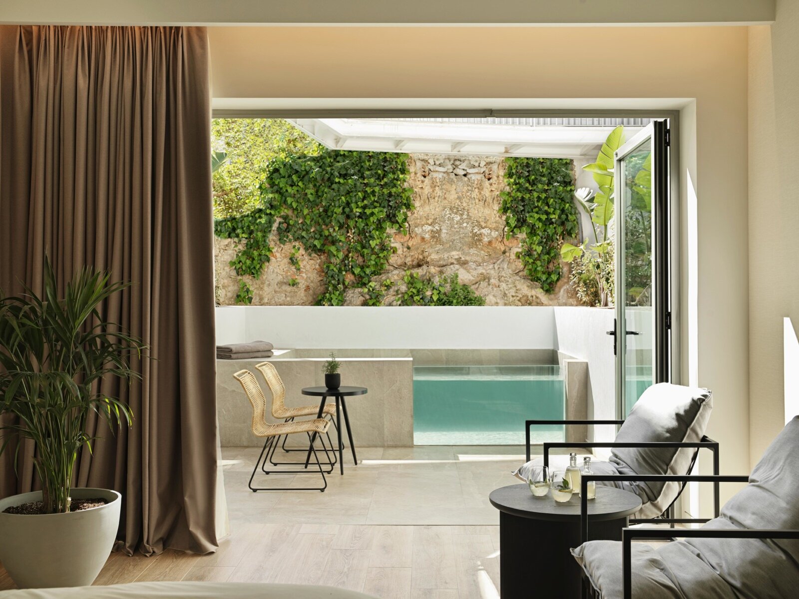 Wohnbeispiel Junior Suite Relax Plunge Pool