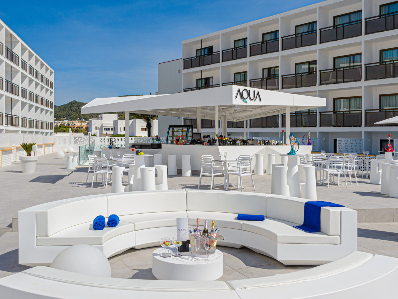 AQUA bar