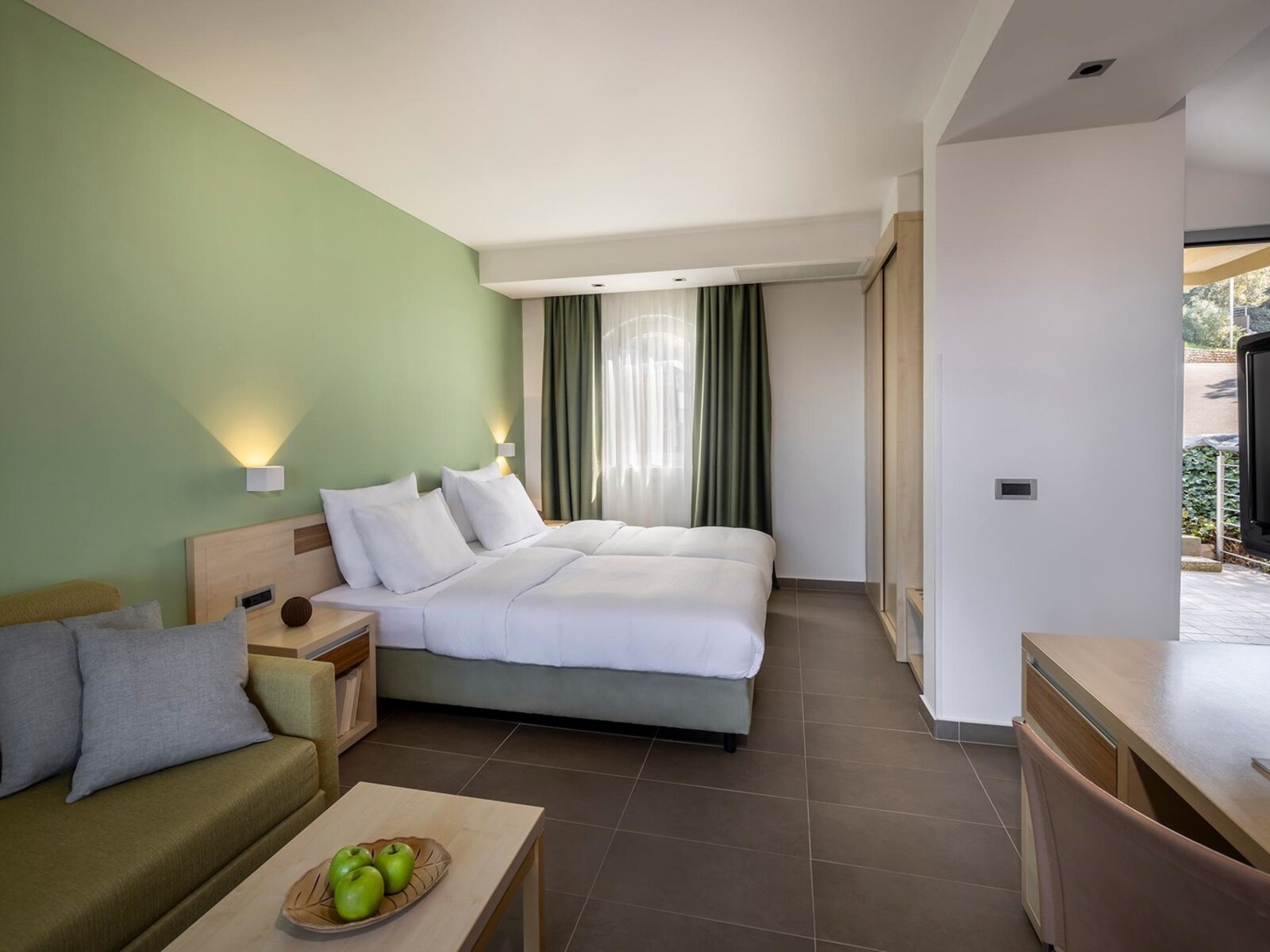 Premium room with extra bed, sea side
