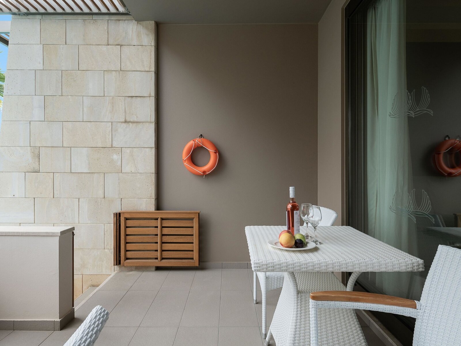 Wohnbeispiel Deluxe room Sharing pool