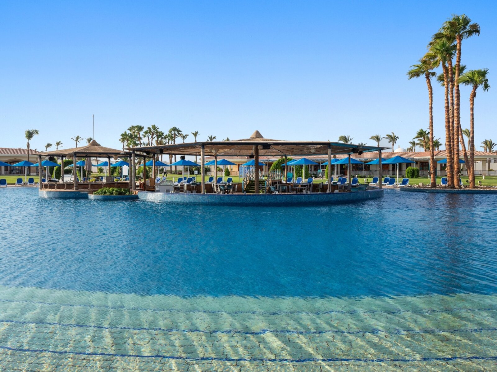 Sunset Royal Wing Pool Bar