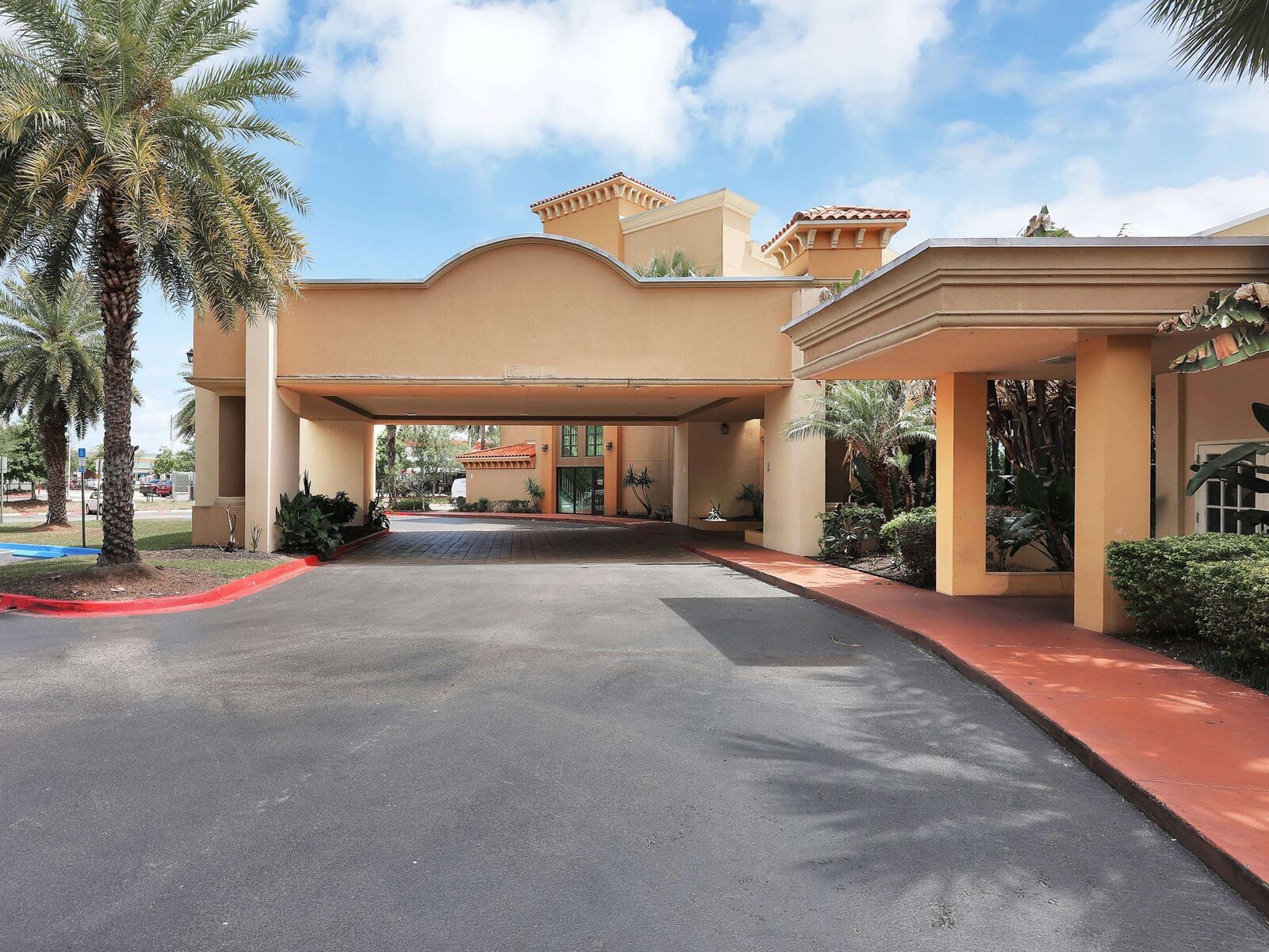 Hotel Ramada by Wyndham Jacksonville I-95 by Butler Blvd in
