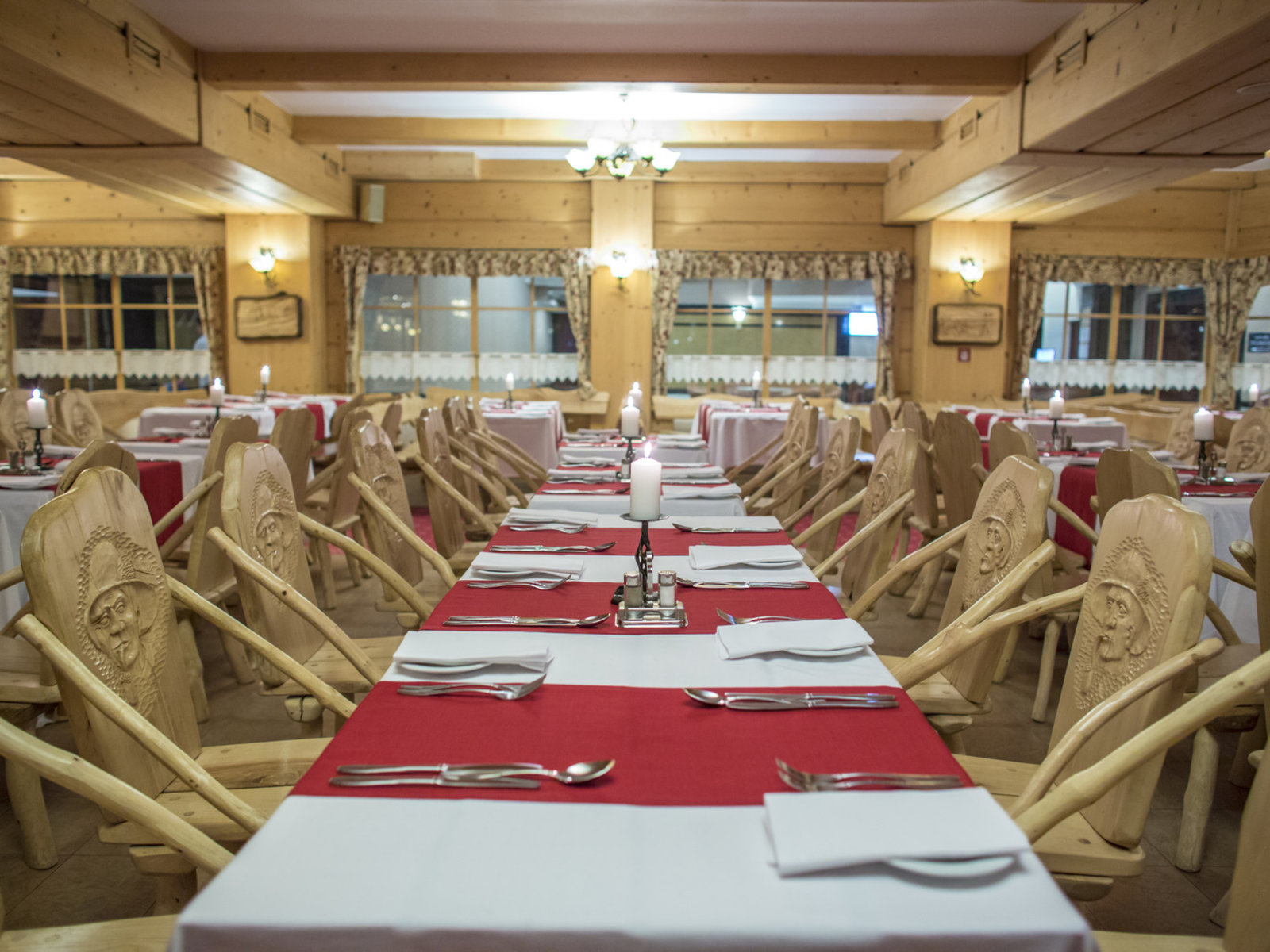 Restauracja Czerwona + Staropolska