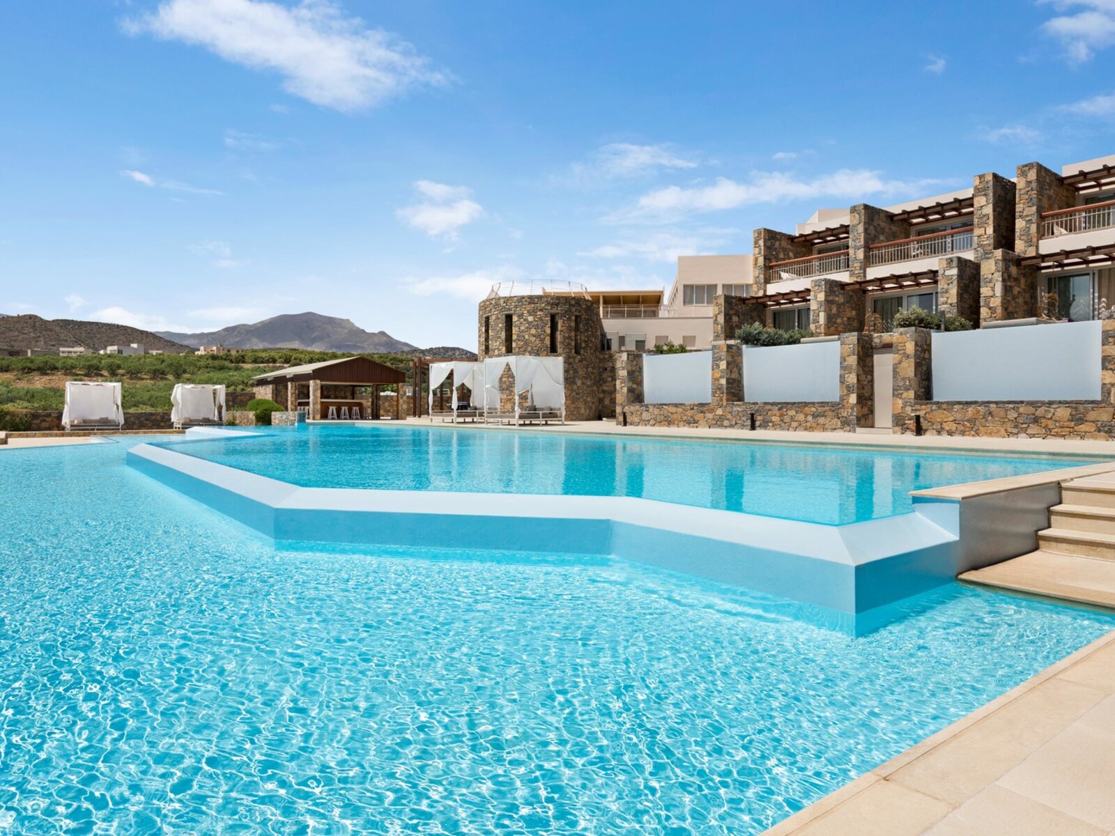 BLISS pool bar