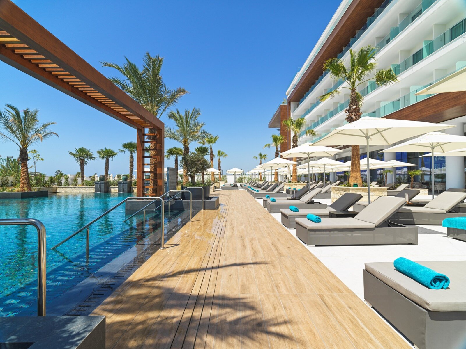 Saffire Infinity Pool