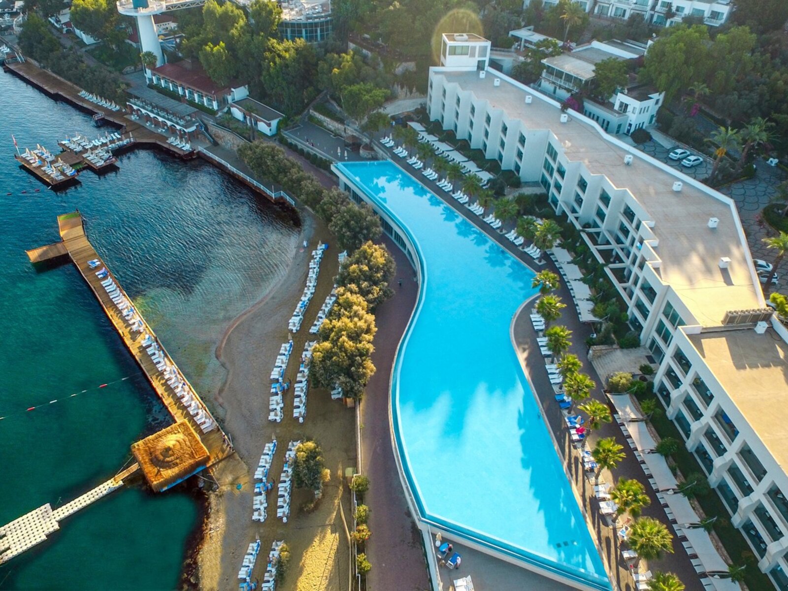 Infinity pool