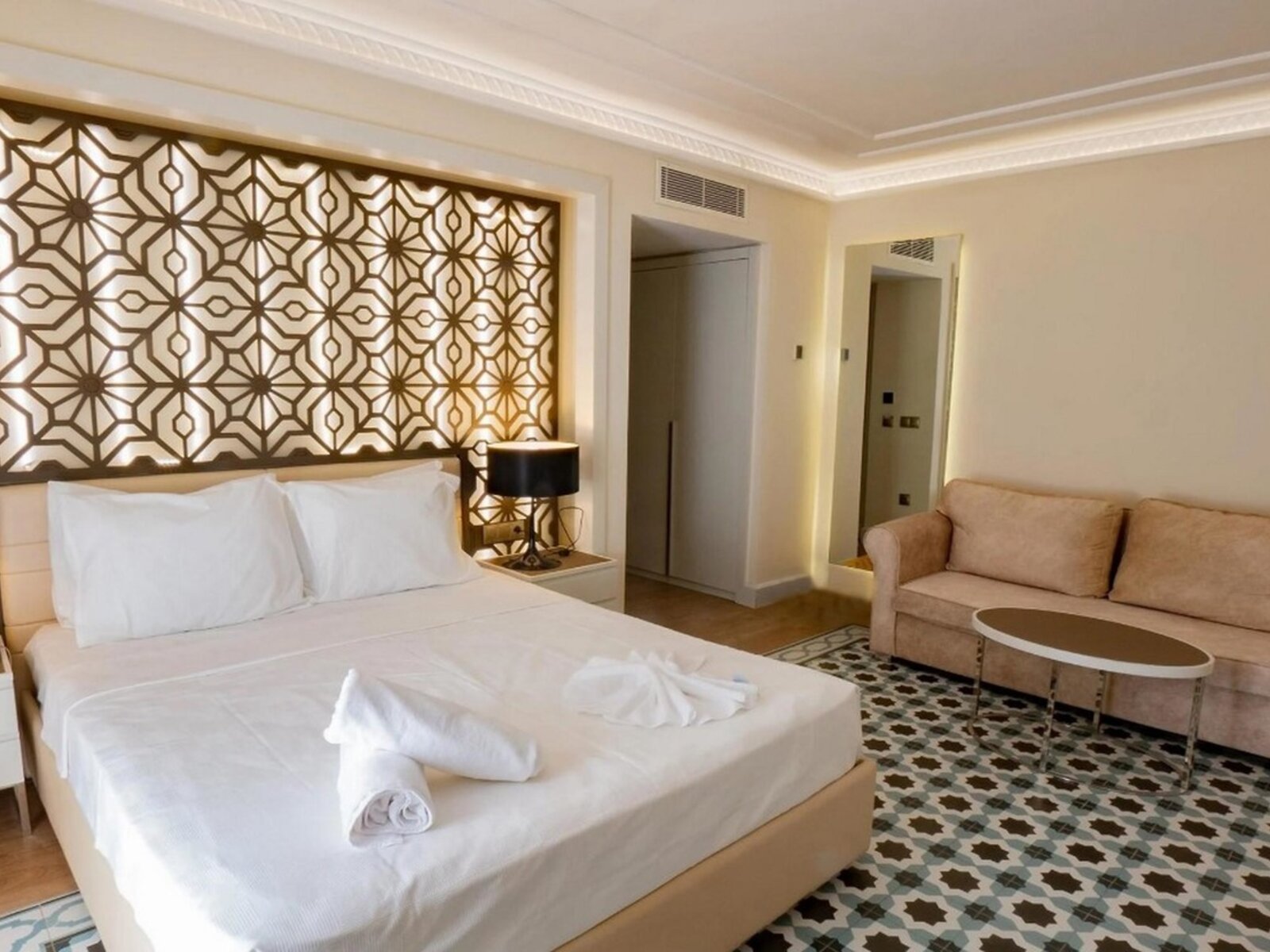 Wohnbeispiel Standard Room Landview