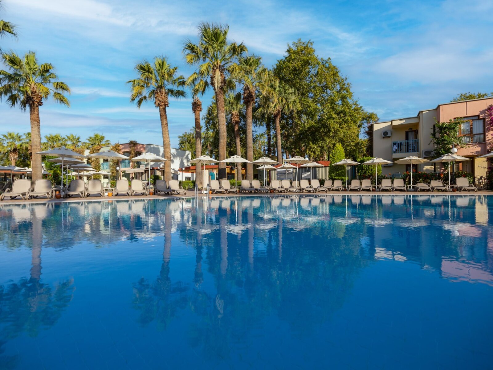 Relax Pool