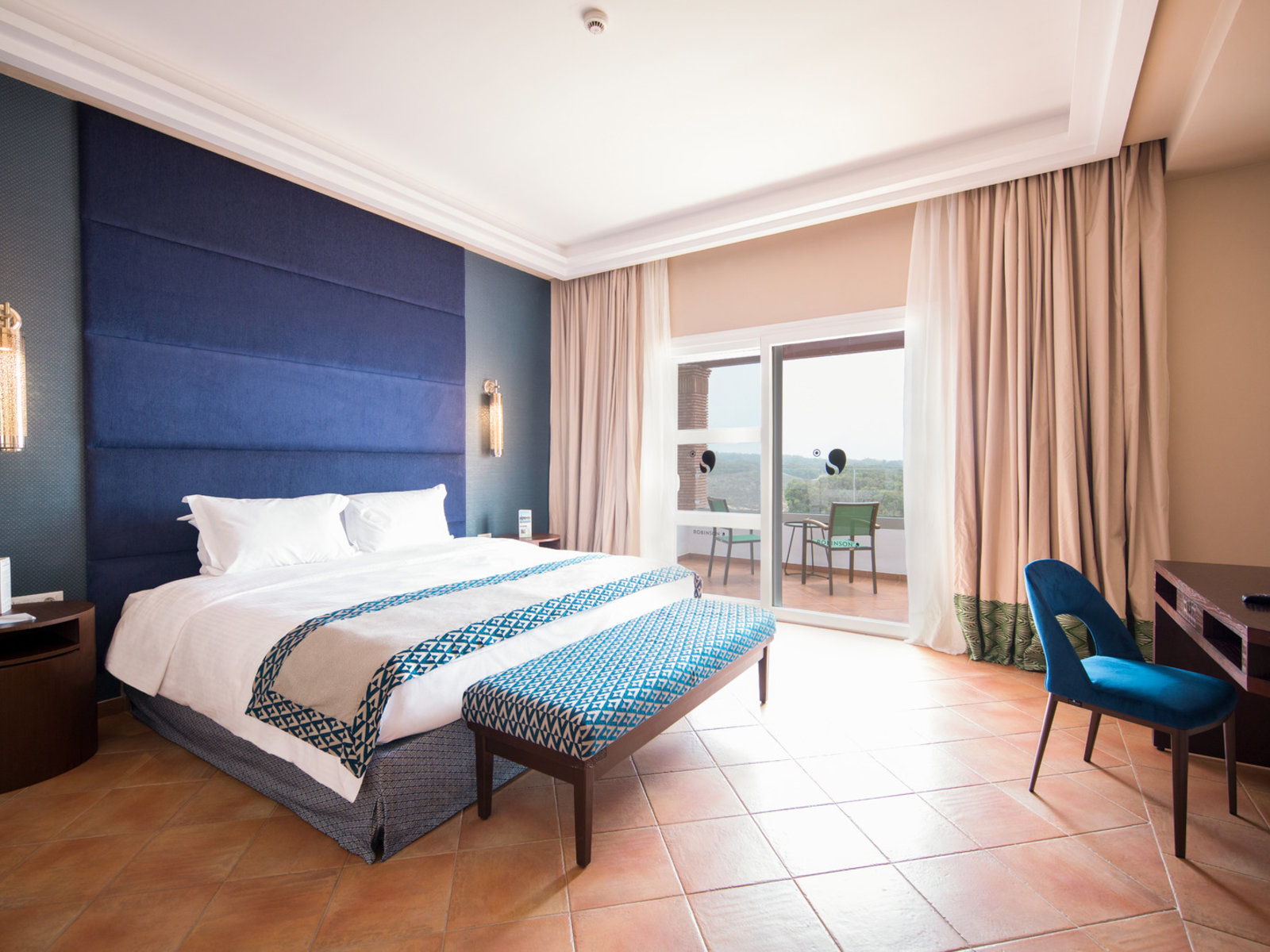 Wohnbeispiel Junior Suite Classic Partial Sea View