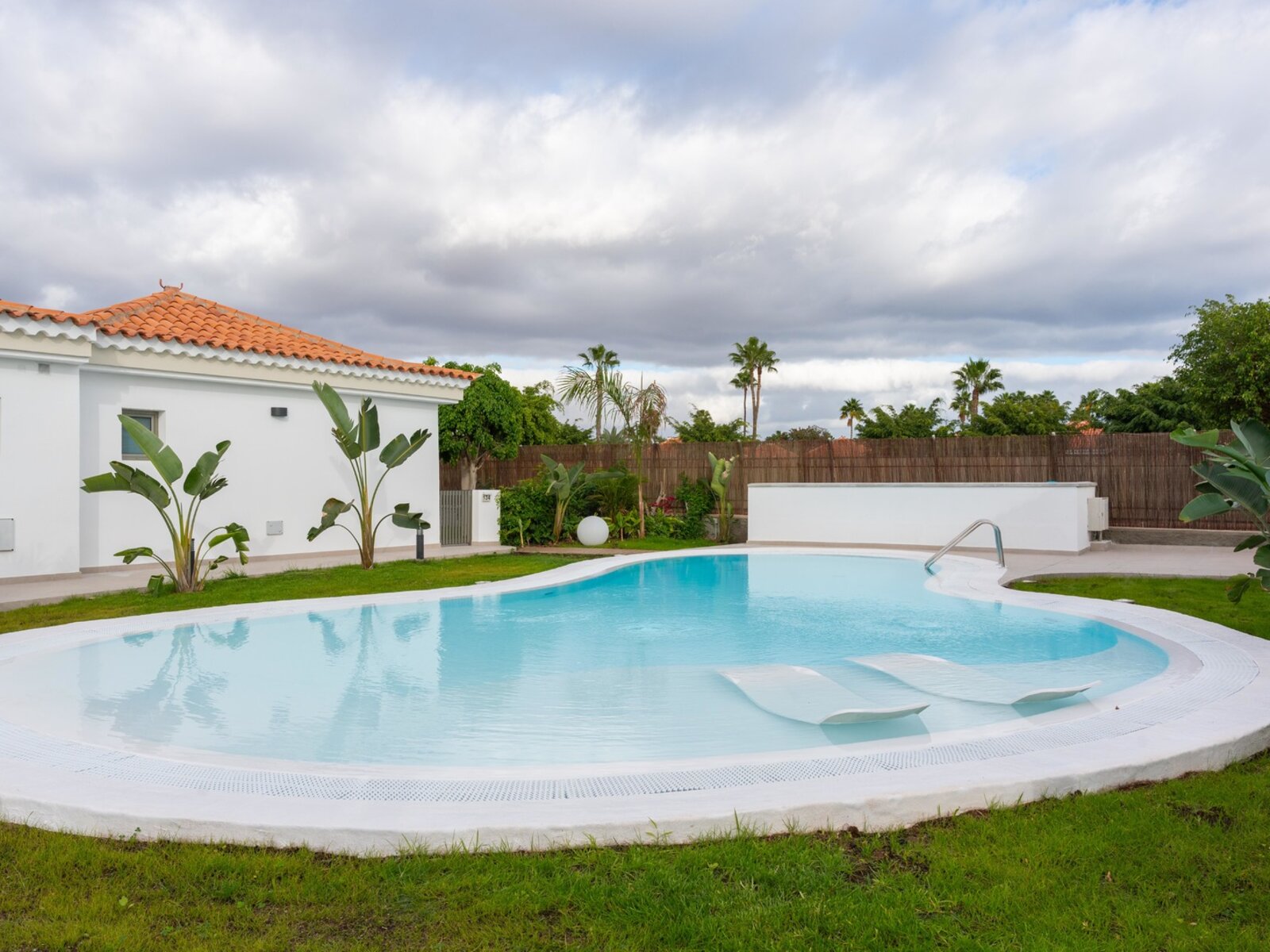 Relaxpool