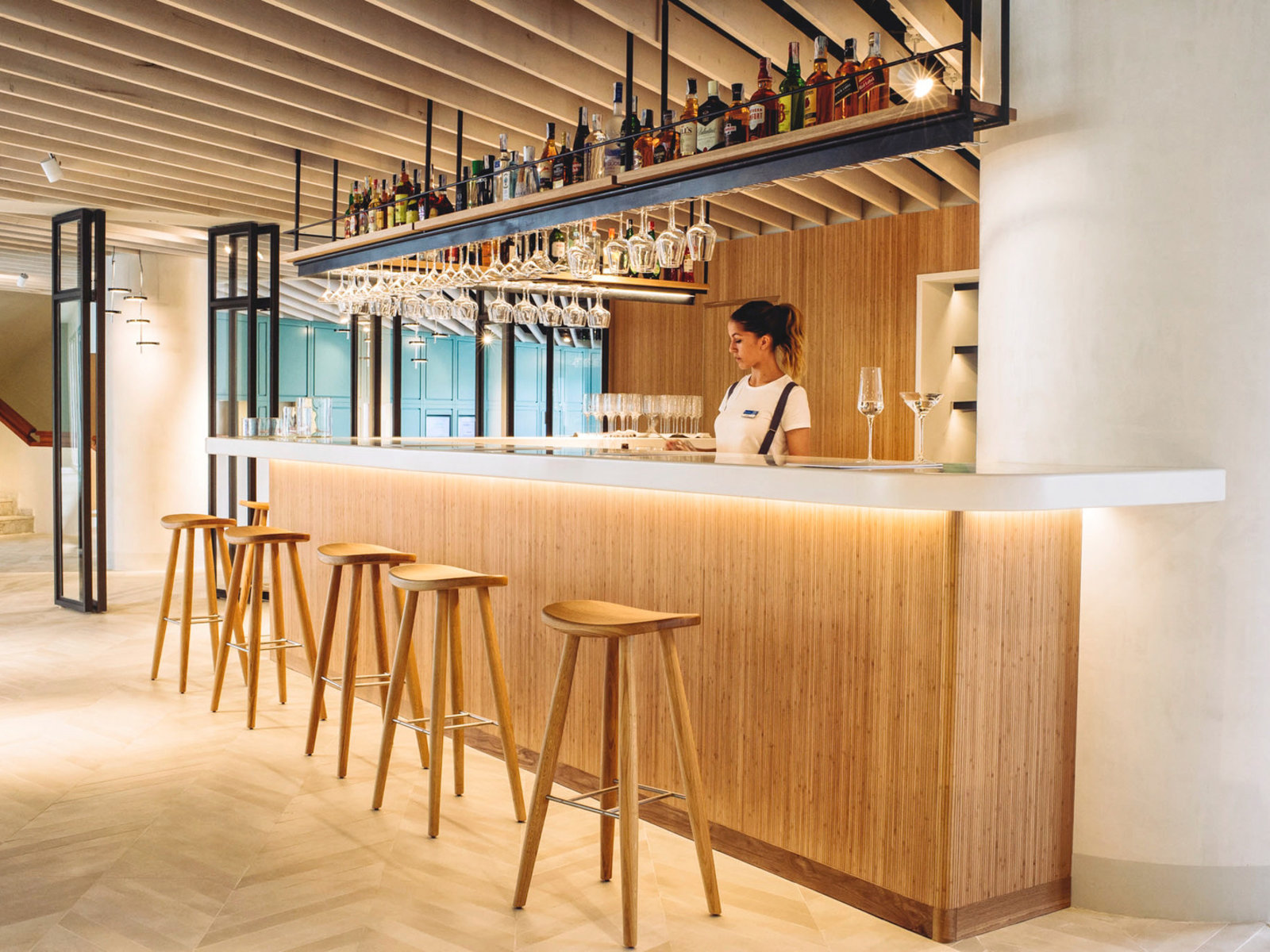 "Es Bar" Lounge-Bar