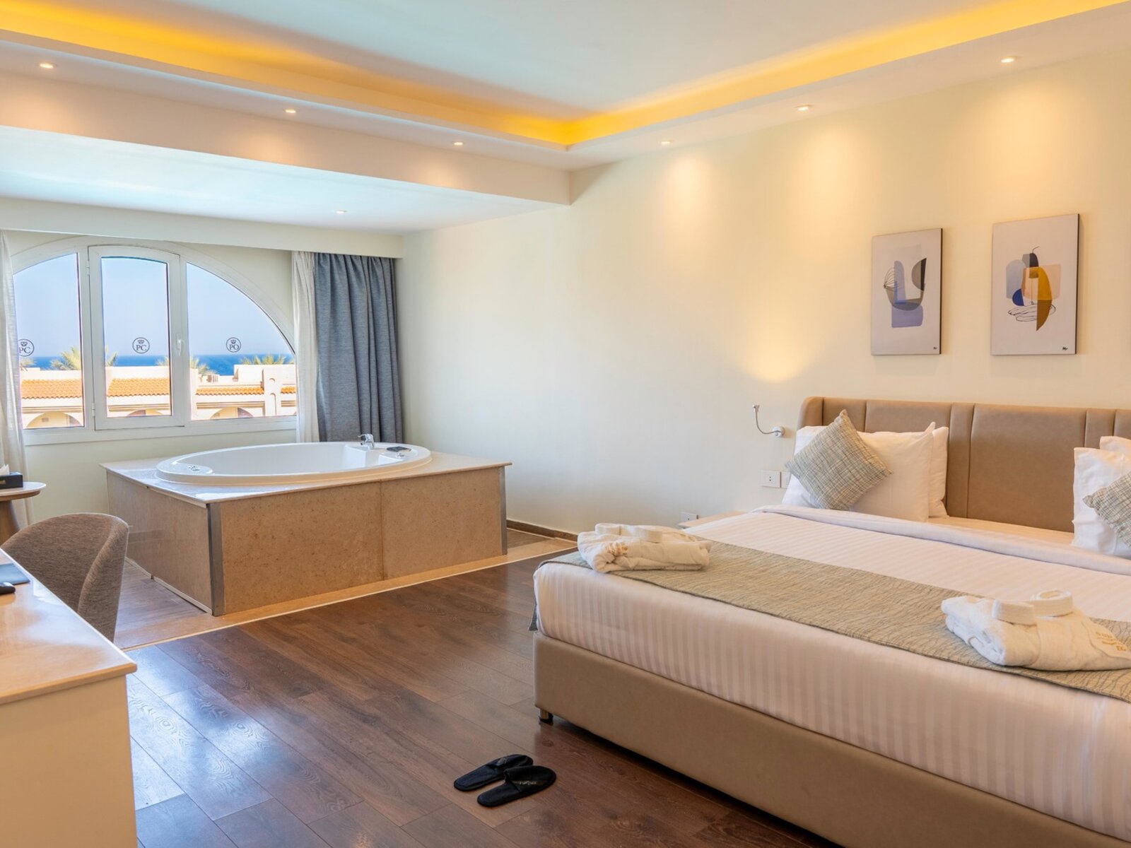 Wohnbeispiel Posh Club Jacuzzi Suite