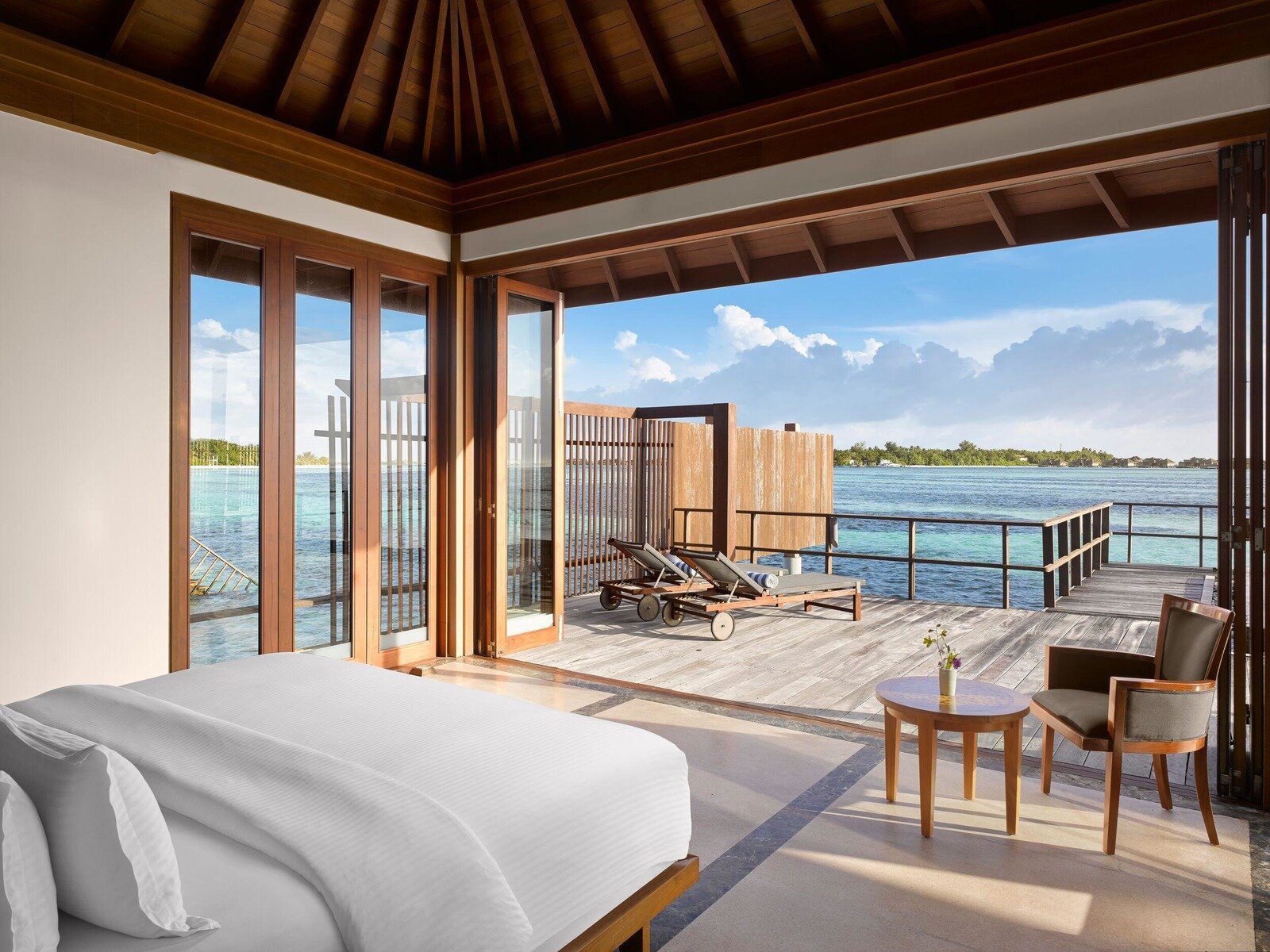 Wohnbeispiel One Bedroom Ocean Suite with Pool