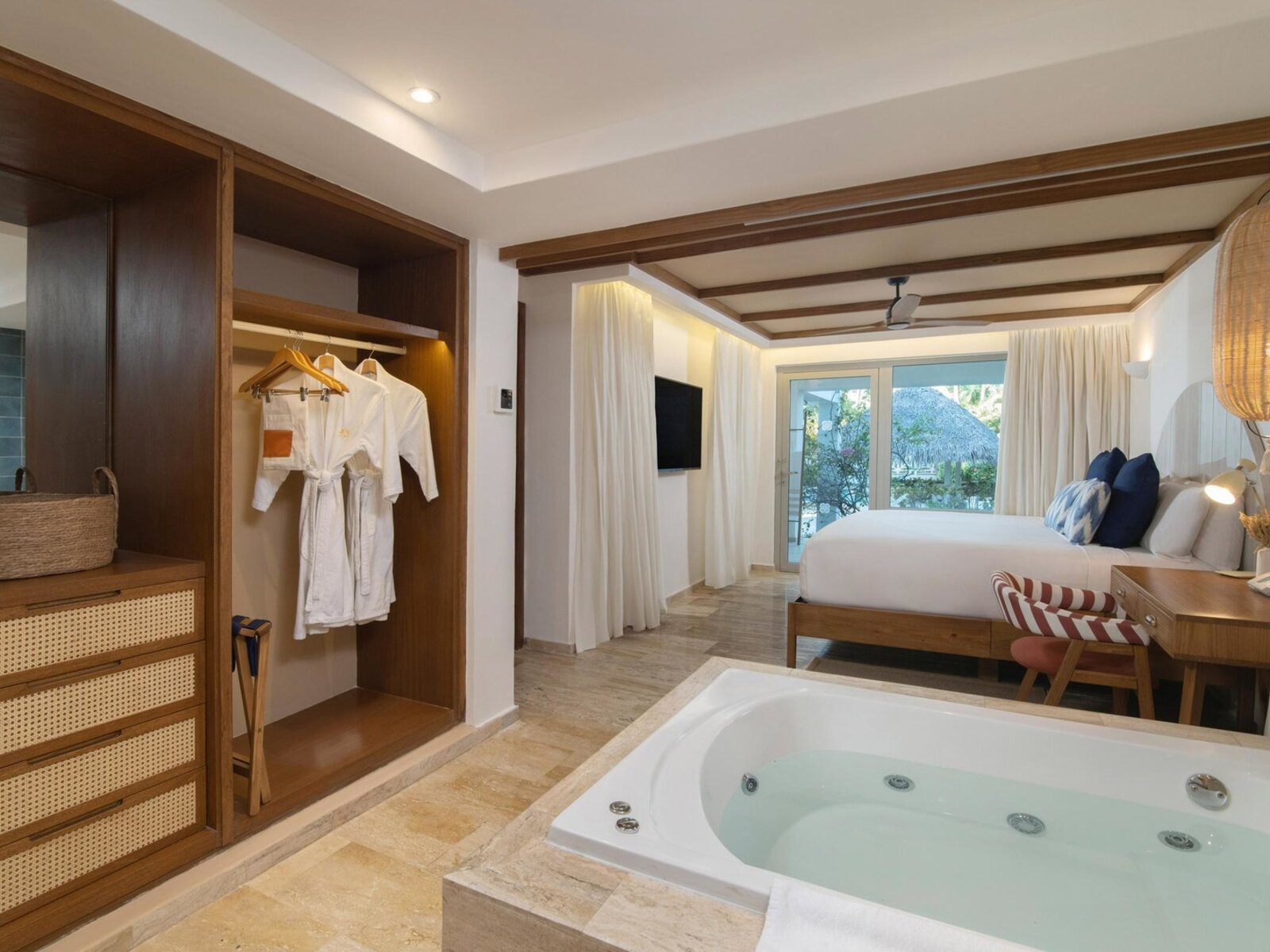 Wohnbeispiel Master Suite Zel Swim-Up