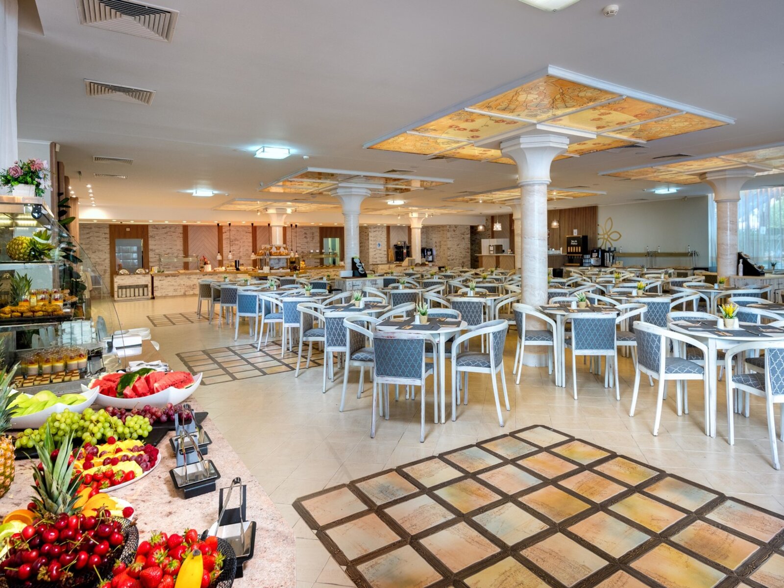 Main Restaurant BELLEVUE