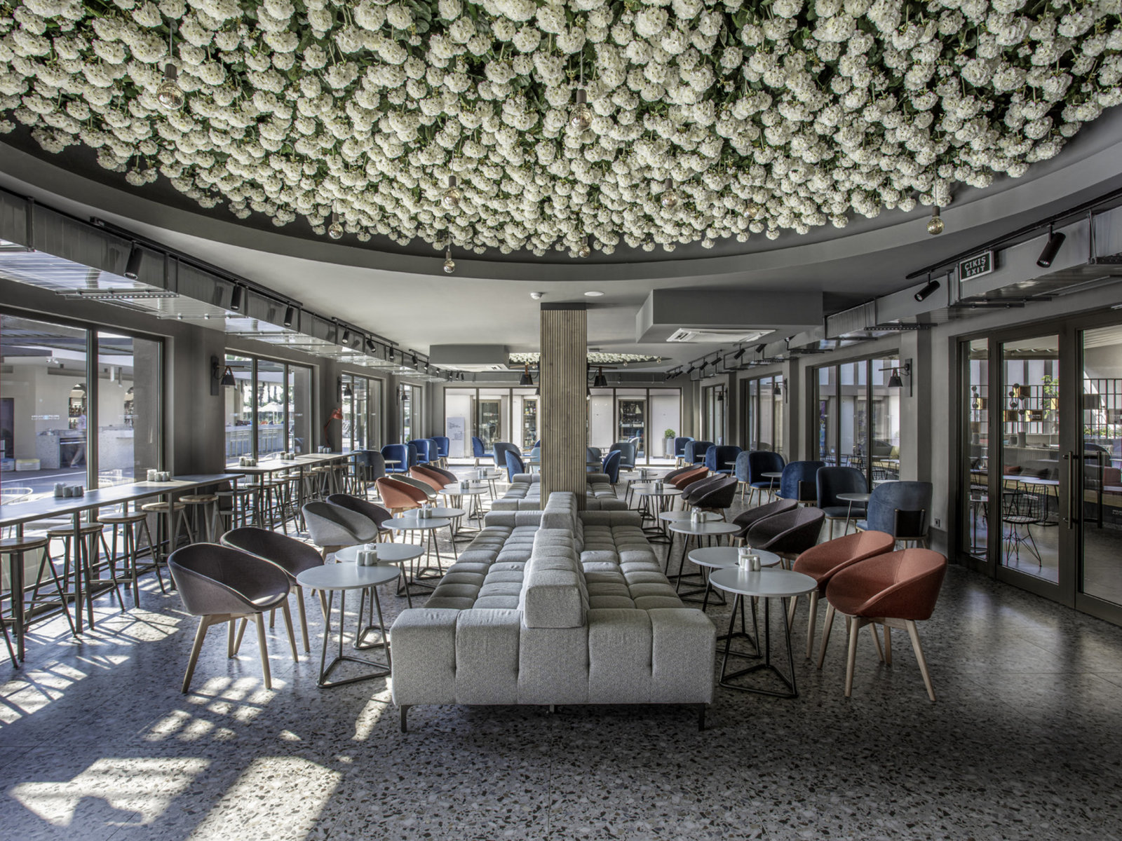 Bistro Bar 24h (teils gebührenpflichtig)