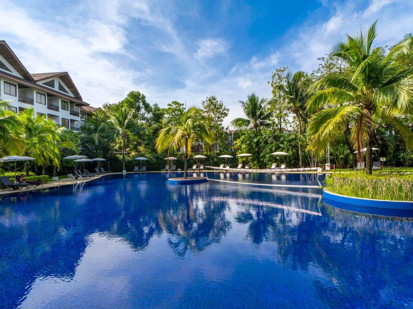 Swimming pool 4