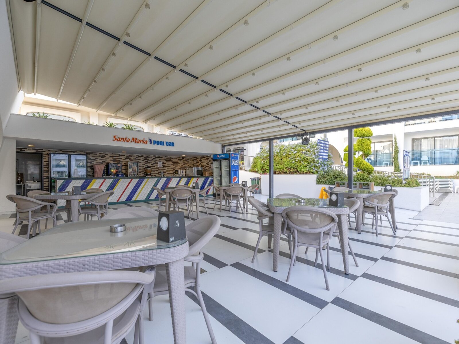 SANTA MARIA POOL BAR