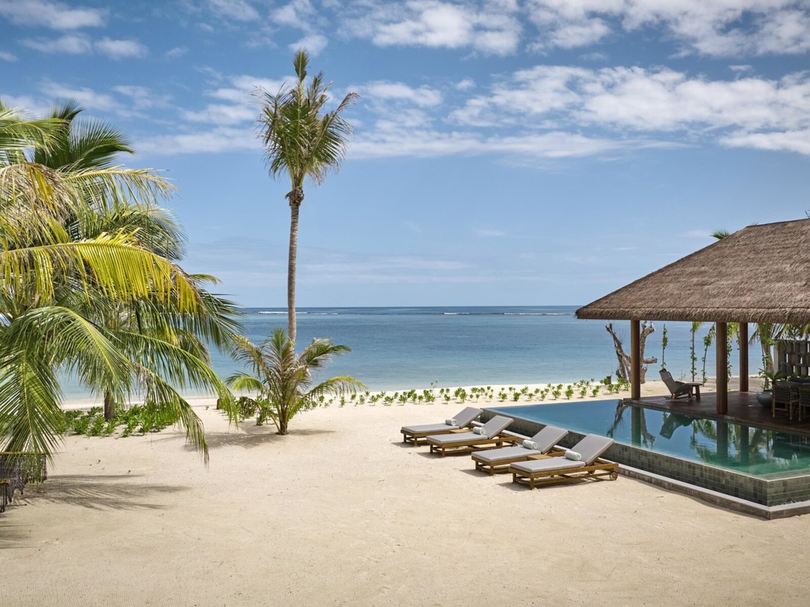 Wohnbeispiel Two Bedroom Beach Retreat with Pool