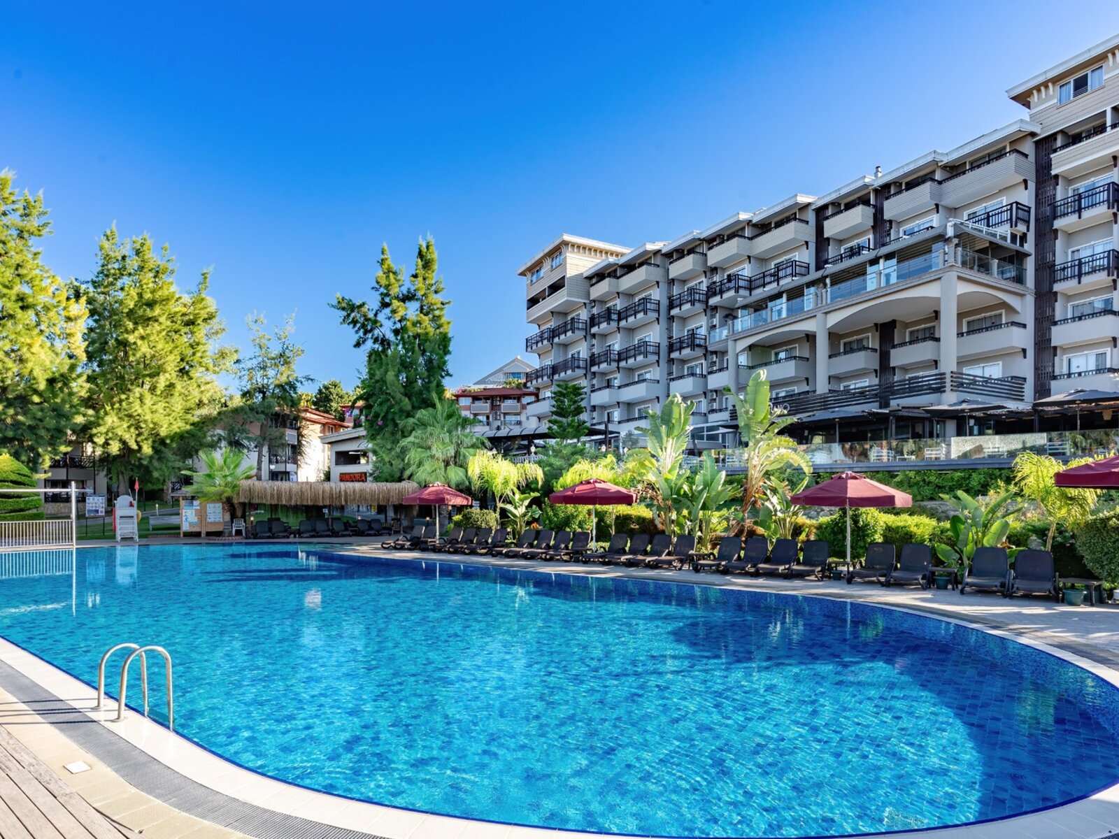 RESORT OUTDOOR  POOL
