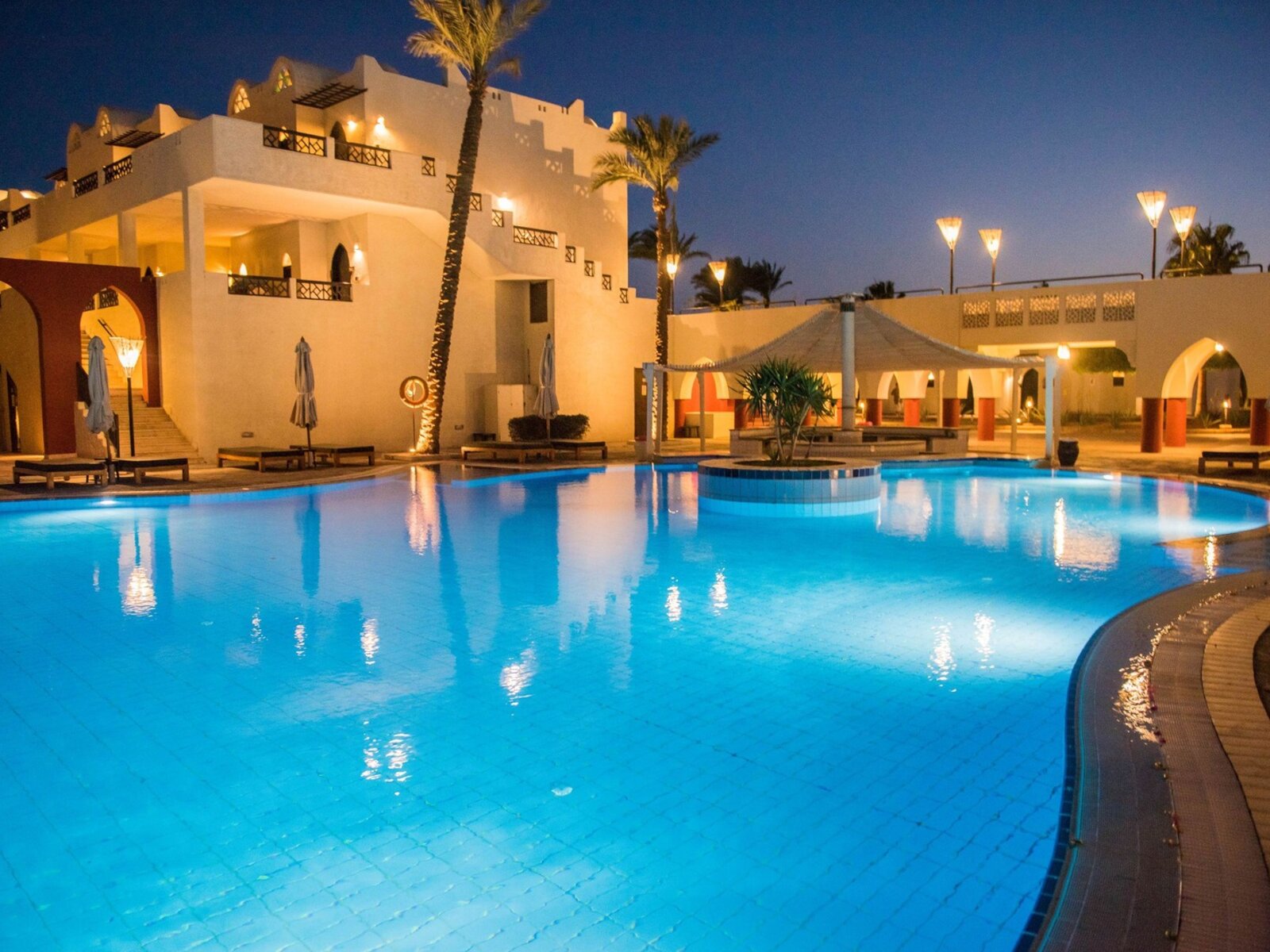Relax  Pool