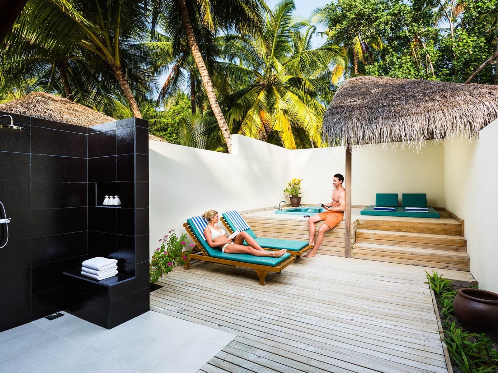 Wohnbeispiel Jacuzzi Beach Villa