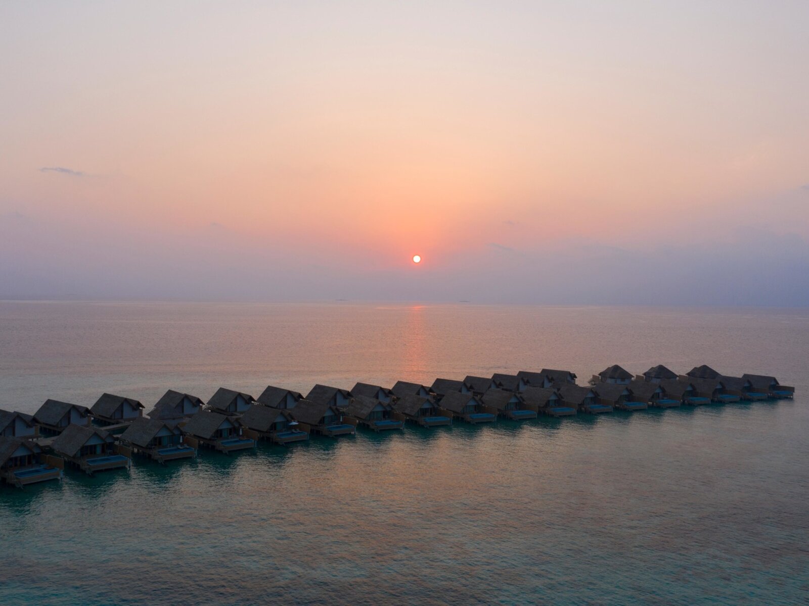 Wohnbeispiel Sunset Water Villa with Pool
