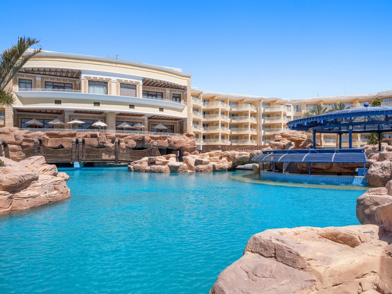 Pool Bar