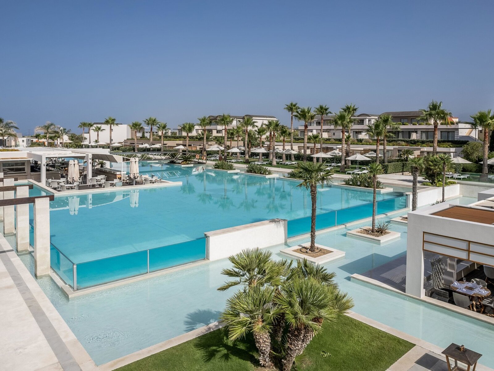 Main Glass Pool