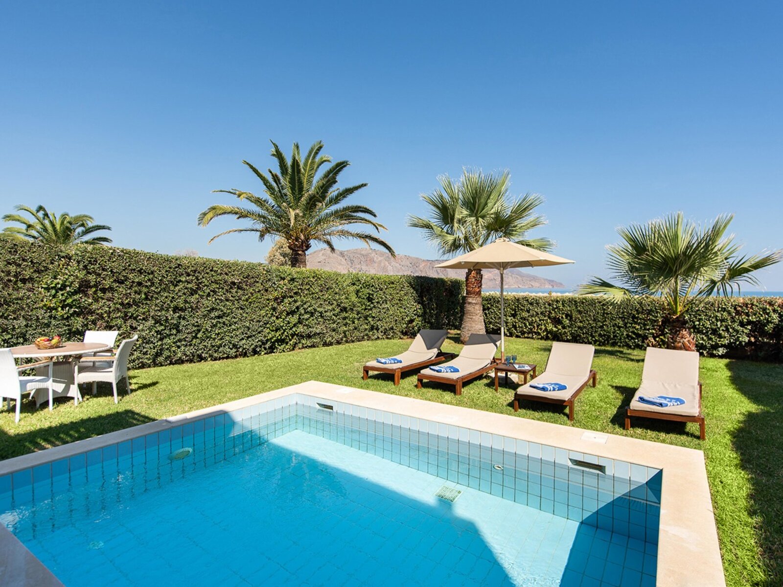 Wohnbeispiel Aqua Suite Sea Front private pool