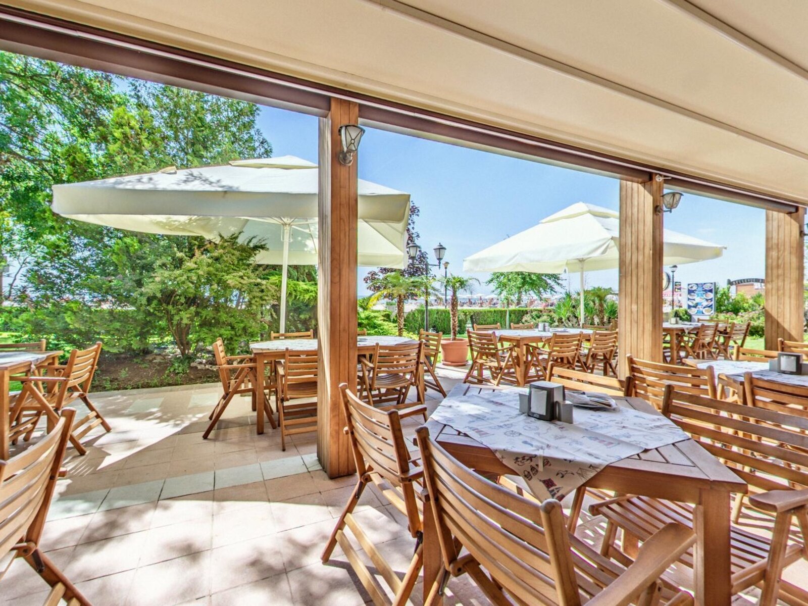Main Restaurant BELLEVUE