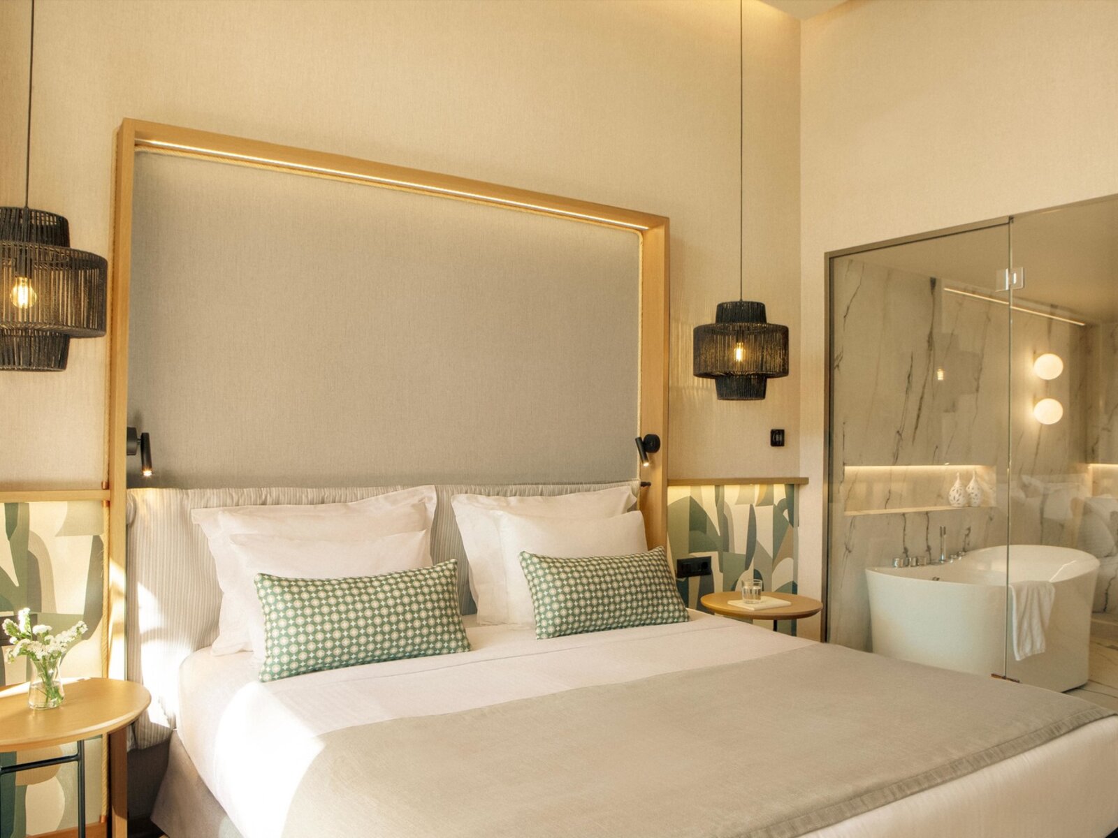Wohnbeispiel Honeymoon Suite with Private Pool and Jacuzzi