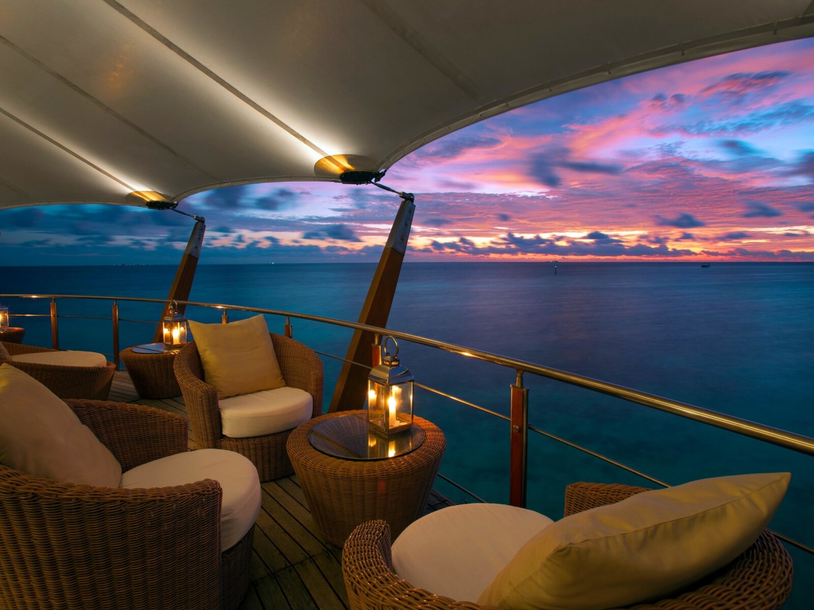 Lighthouse Lounge