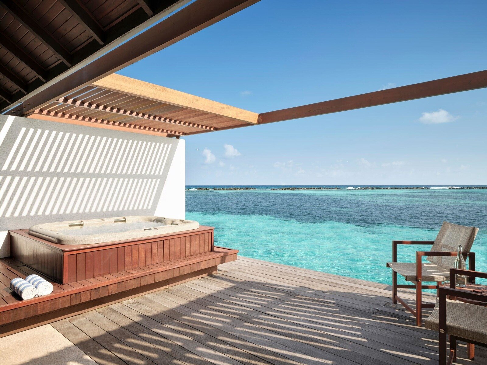 Wohnbeispiel Water Villa with Whirlpool