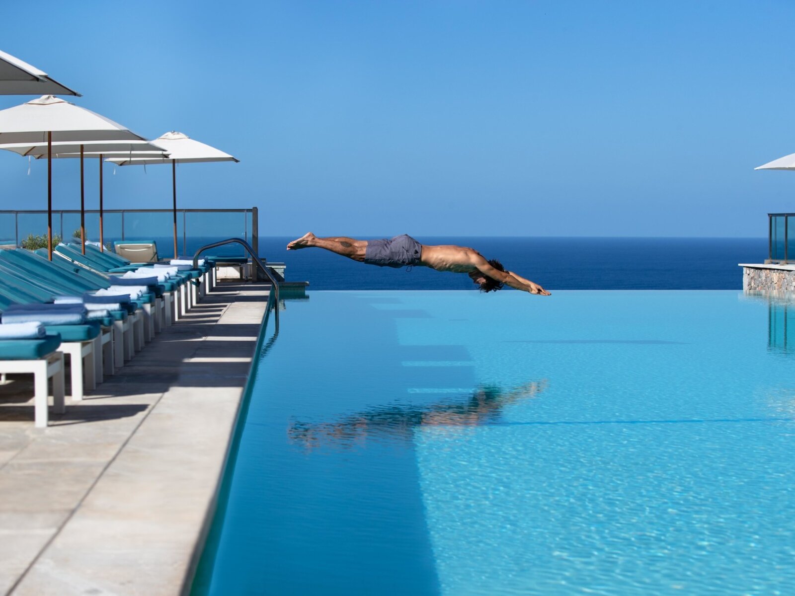Infinity Pool (guests from 16 y.o. only)