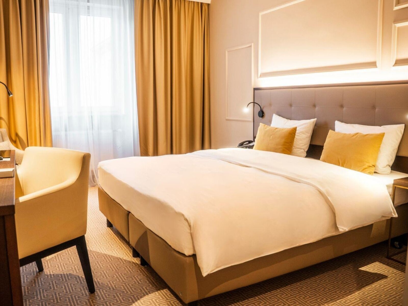 Wohnbeispiel Comfort Queen Zimmer Innenhof/Eingang