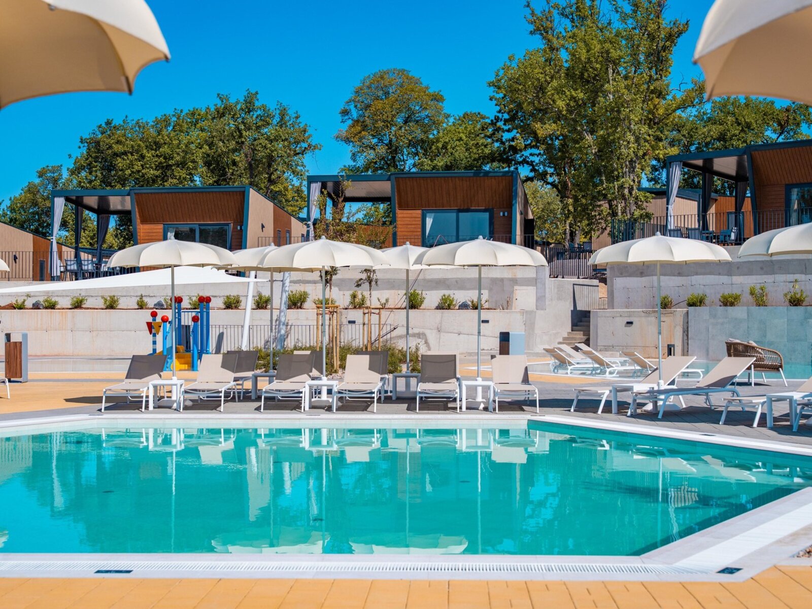 Pool complex